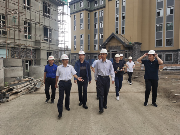 1长白山管委会向导视察欧博ABG官网·山河府项目_副本.png