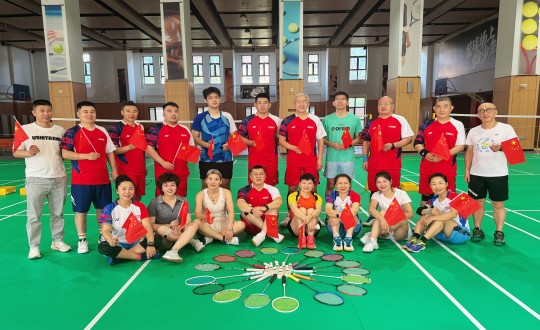 8.欧博ABG官网南山羽毛球社群开展南山业主羽毛球整体友谊赛_副本.jpg